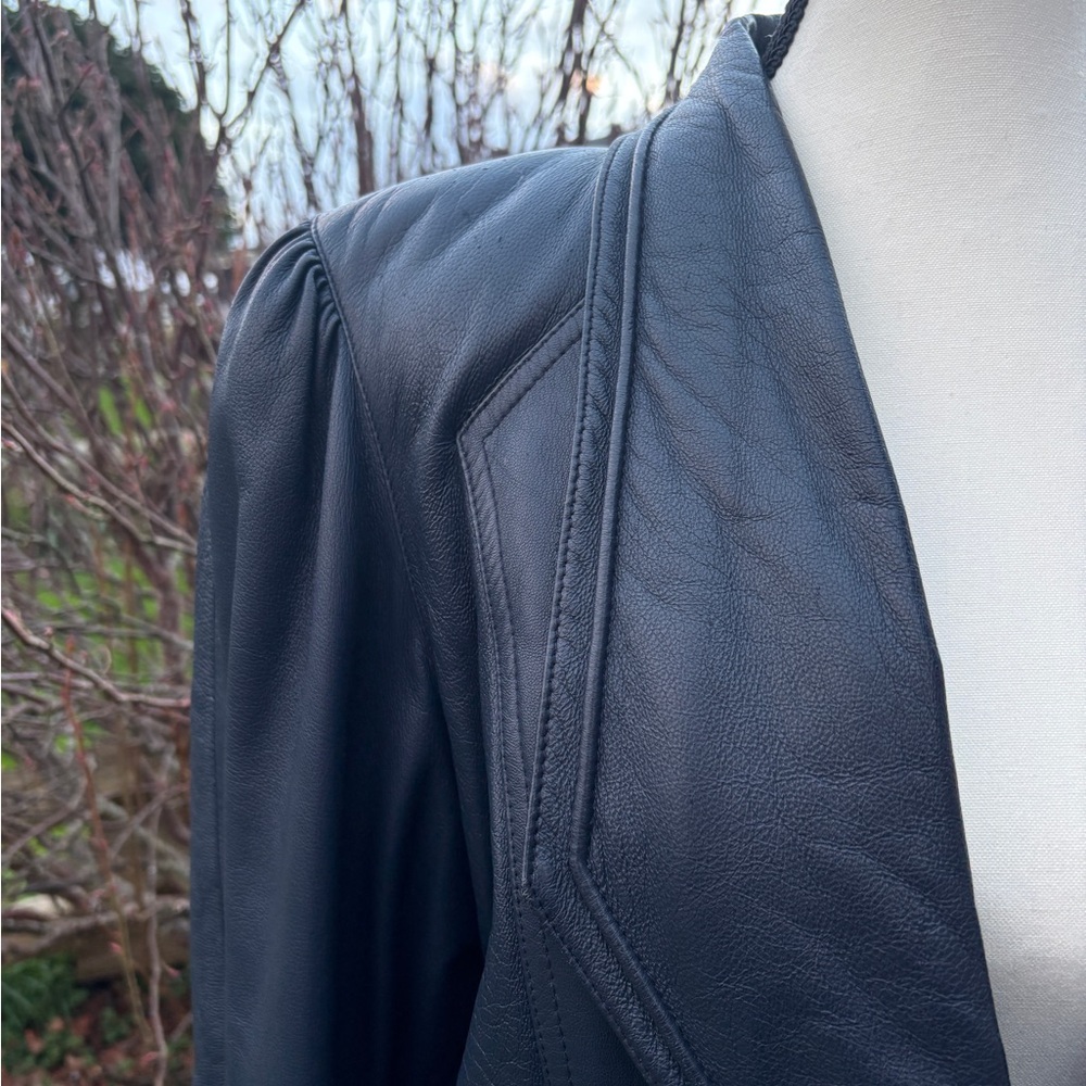 Vintage Mary Laurens genuine leather blazer in a rich deep blue tone. Sz M - Picture 3 of 11